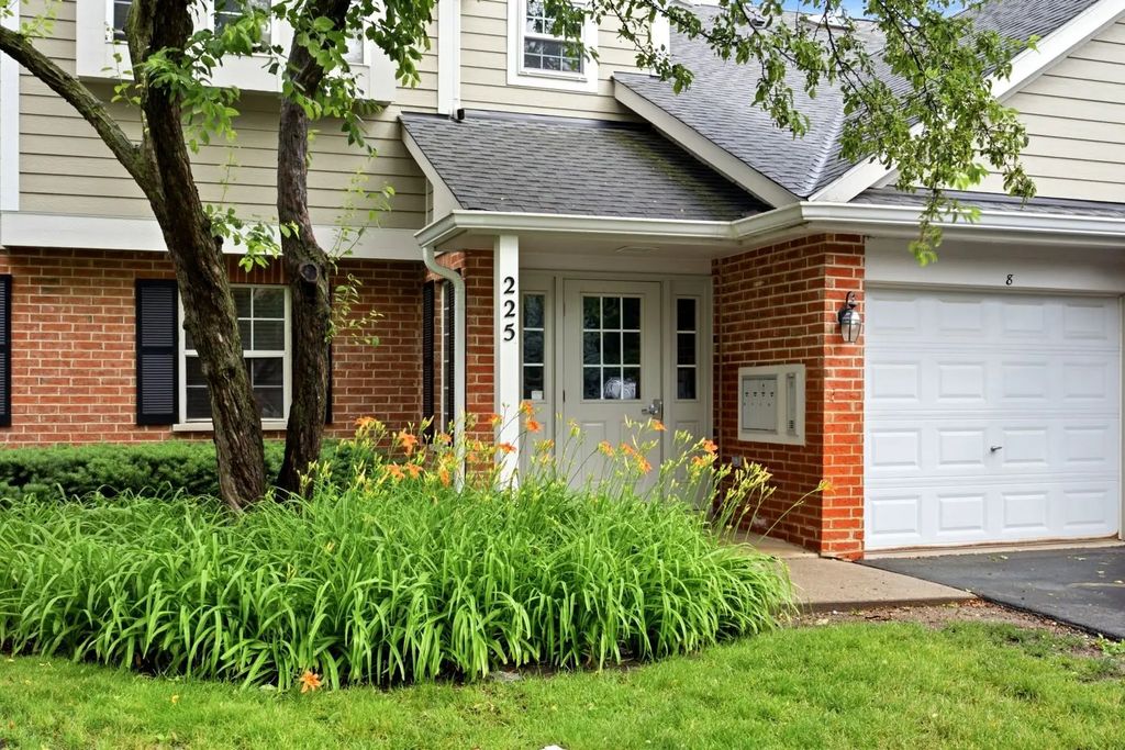 225 Columbia Court 5, Schaumburg