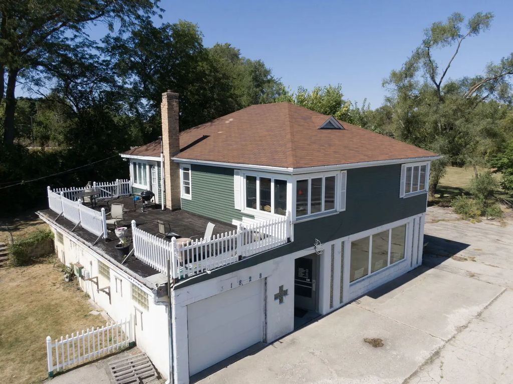 31828 N Us Highway 12, Volo