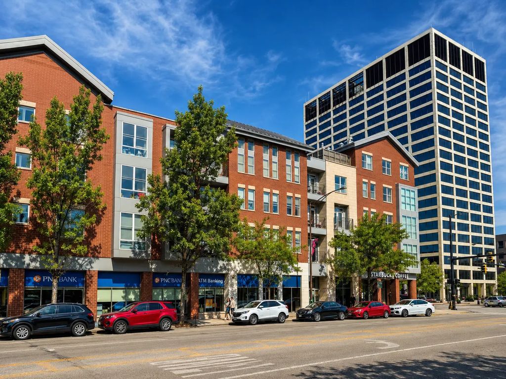 3506 S State Street 303, Chicago
