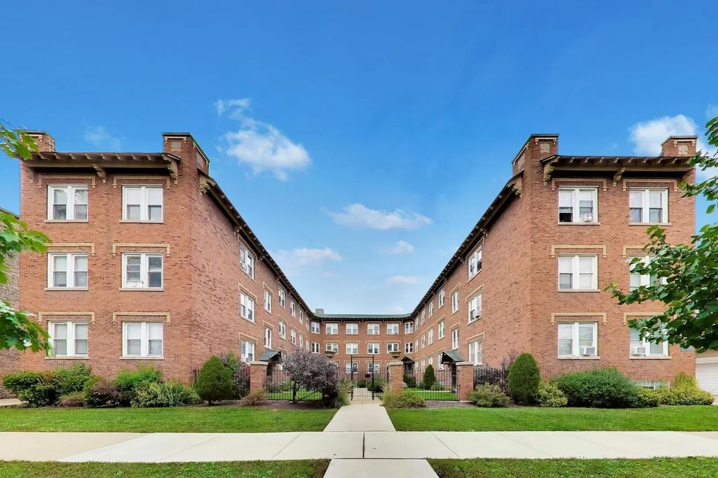 4822 W Hutchinson Street 9b, Chicago