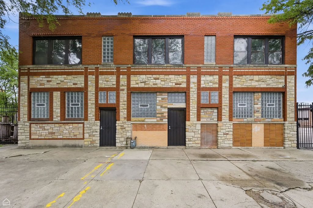 6200 S Oakley Avenue, Chicago, 60636