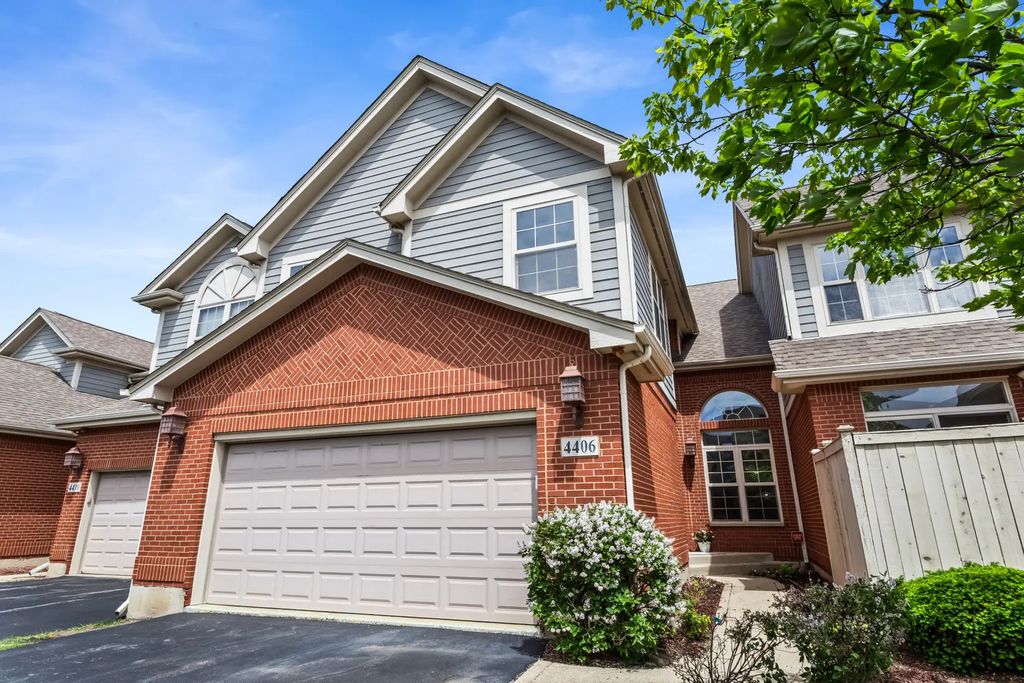 4406 Lainie Circle, Glenview