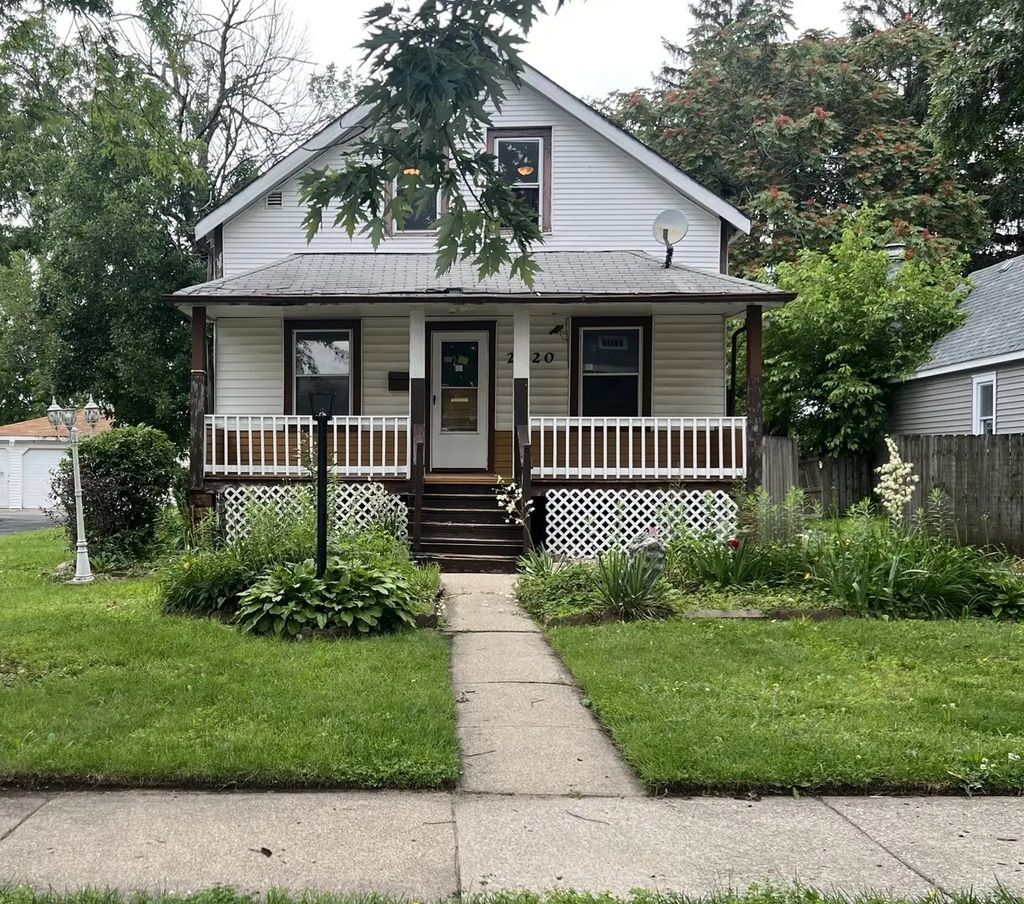 2520 183rd Street, Lansing