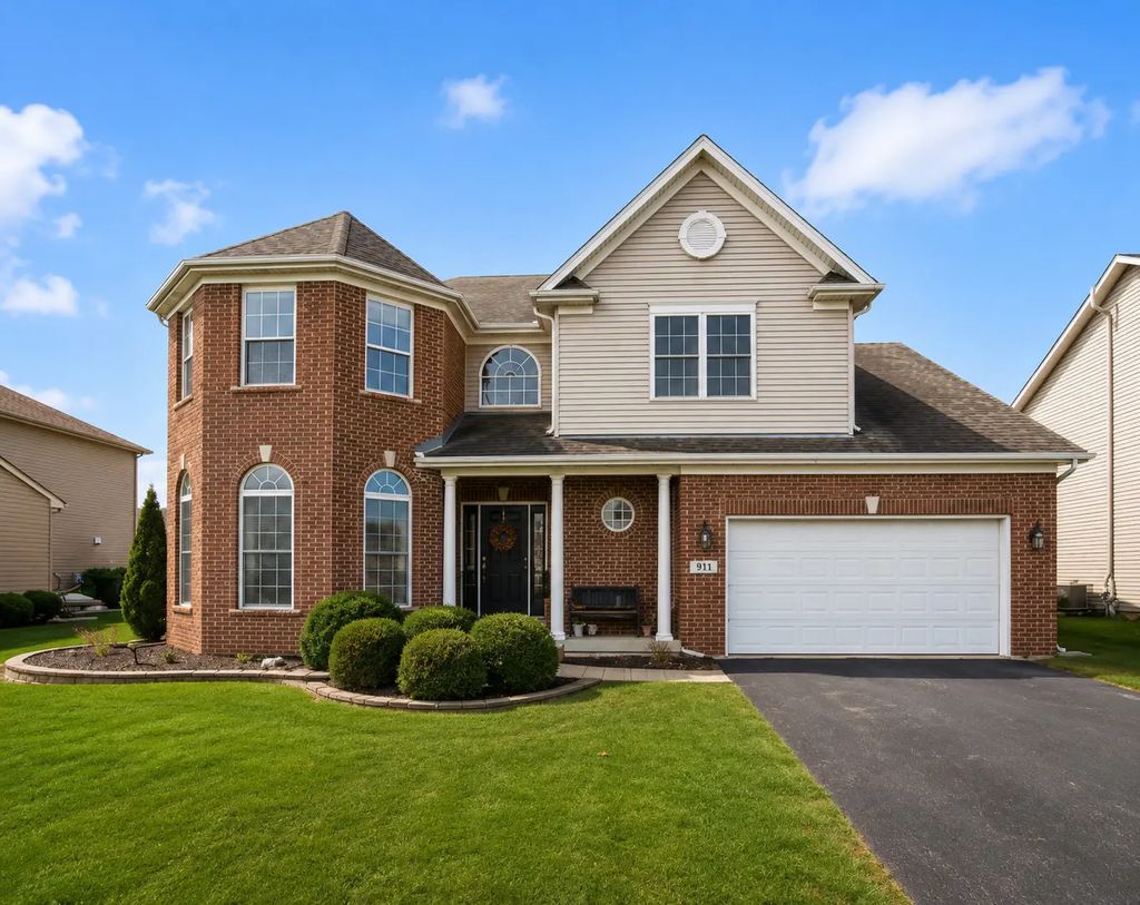 911 E Butterfield Circle, Shorewood