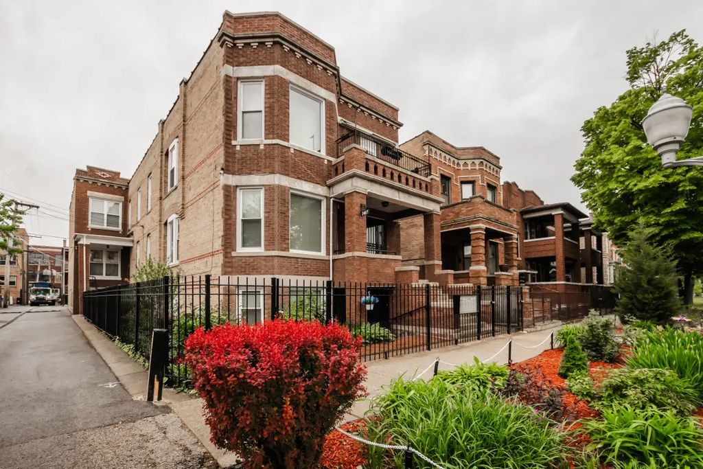 3417 W Evergreen Avenue, Chicago, 60651