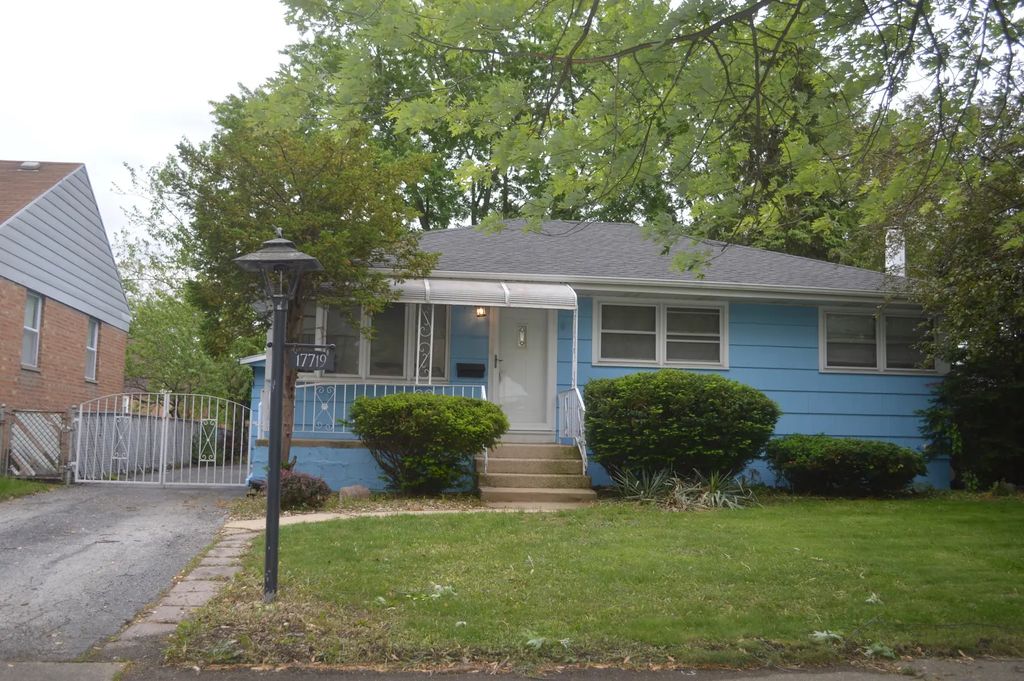17719 Burnham Avenue, Lansing