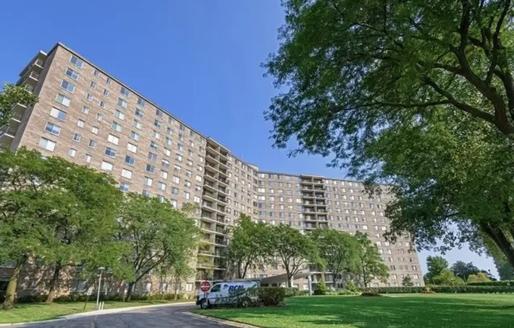 7141 N Kedzie Avenue 912, Chicago, 60645