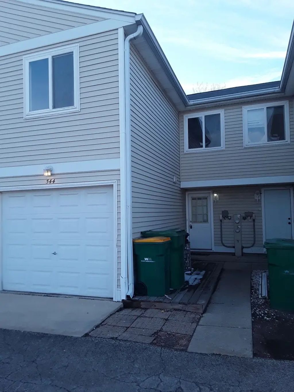 544 Meadow Green Lane, Round Lake Beach