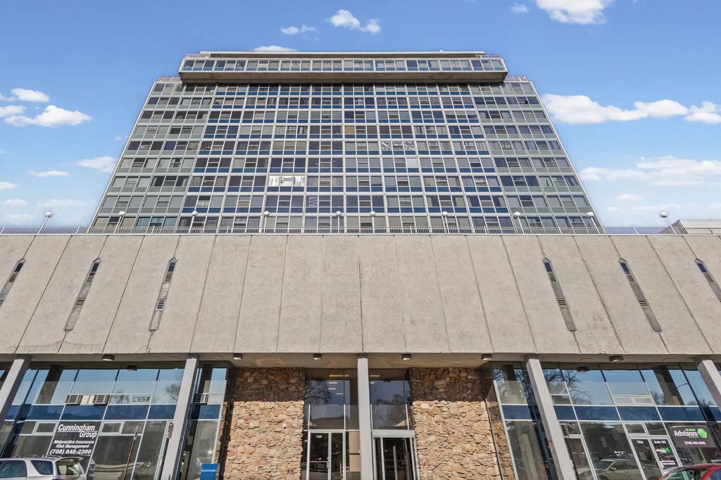 7234 W North Avenue 1608, Elmwood Park