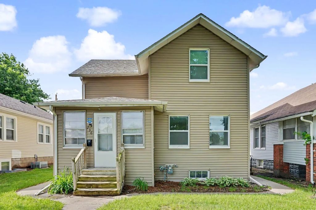 236 15th Avenue, East Moline