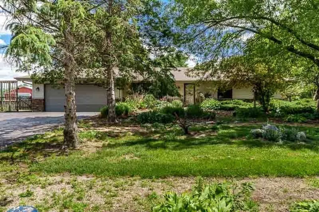 12425 Olson Road, Caledonia