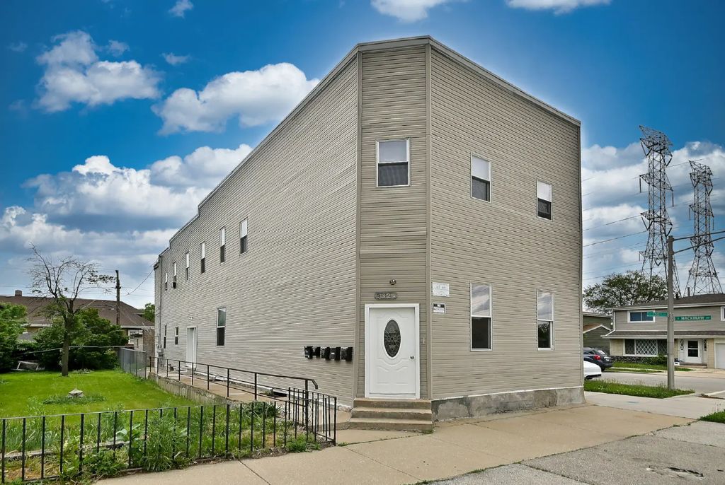 3324 E 136th Street, Chicago, 60633