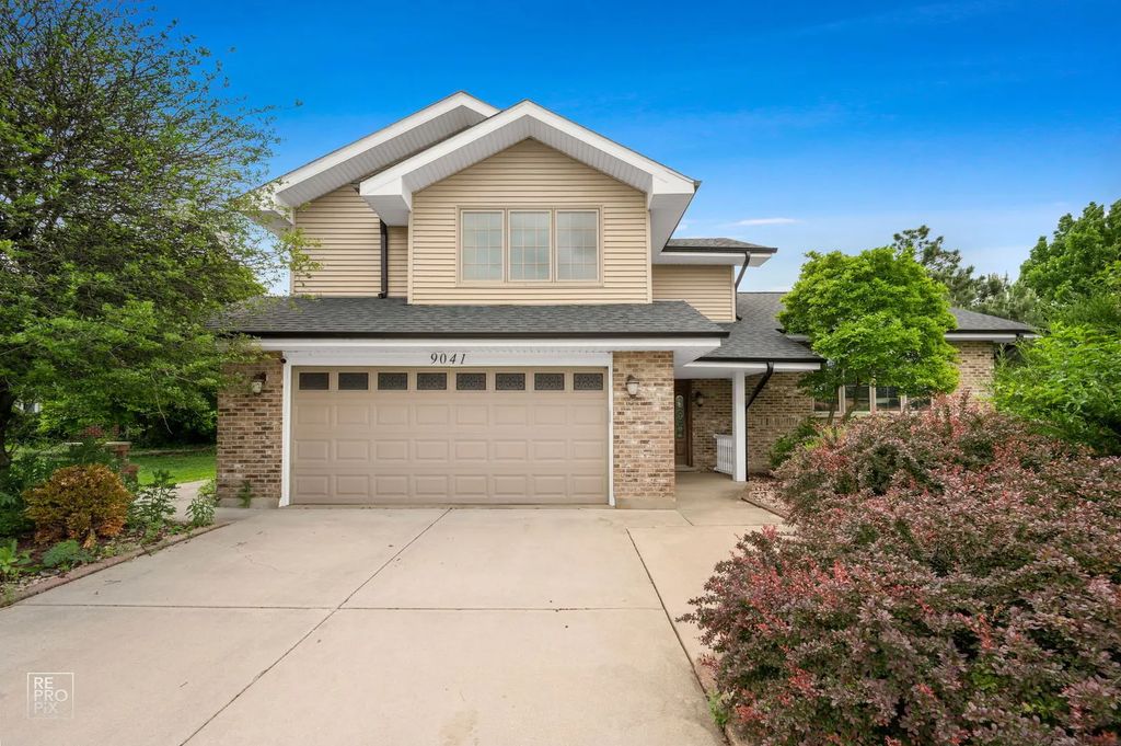 9041 Sunrise Lane, Orland Park