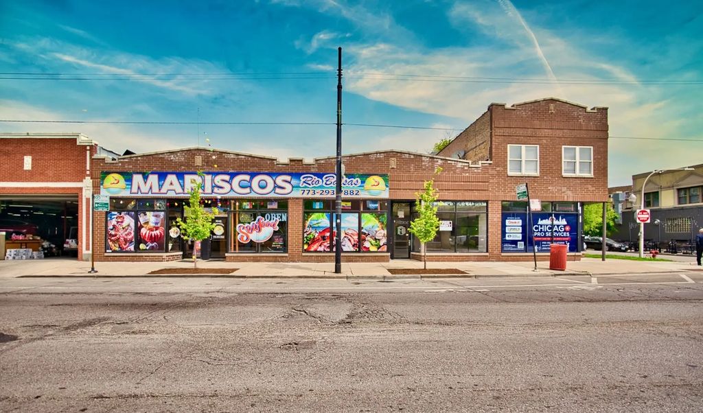 3034 W Montrose Avenue, Chicago