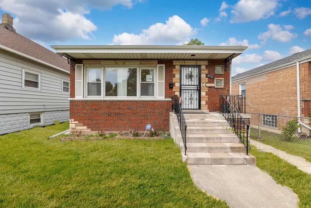 4830 S Ridgeway Avenue, Chicago, 60632