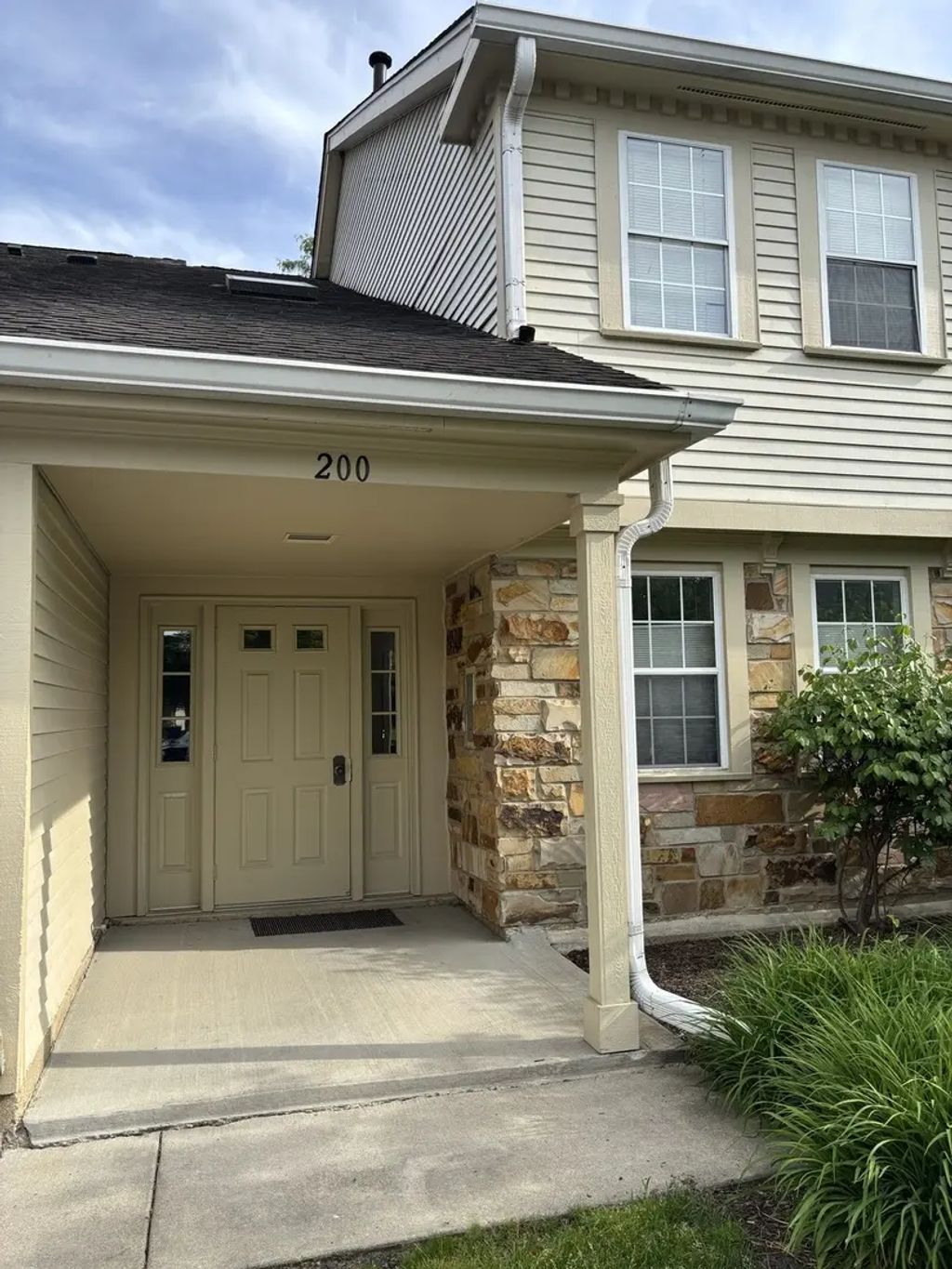 200 Dublin Lane 200, Schaumburg