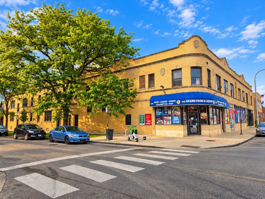 5120 W Grand Avenue, Chicago