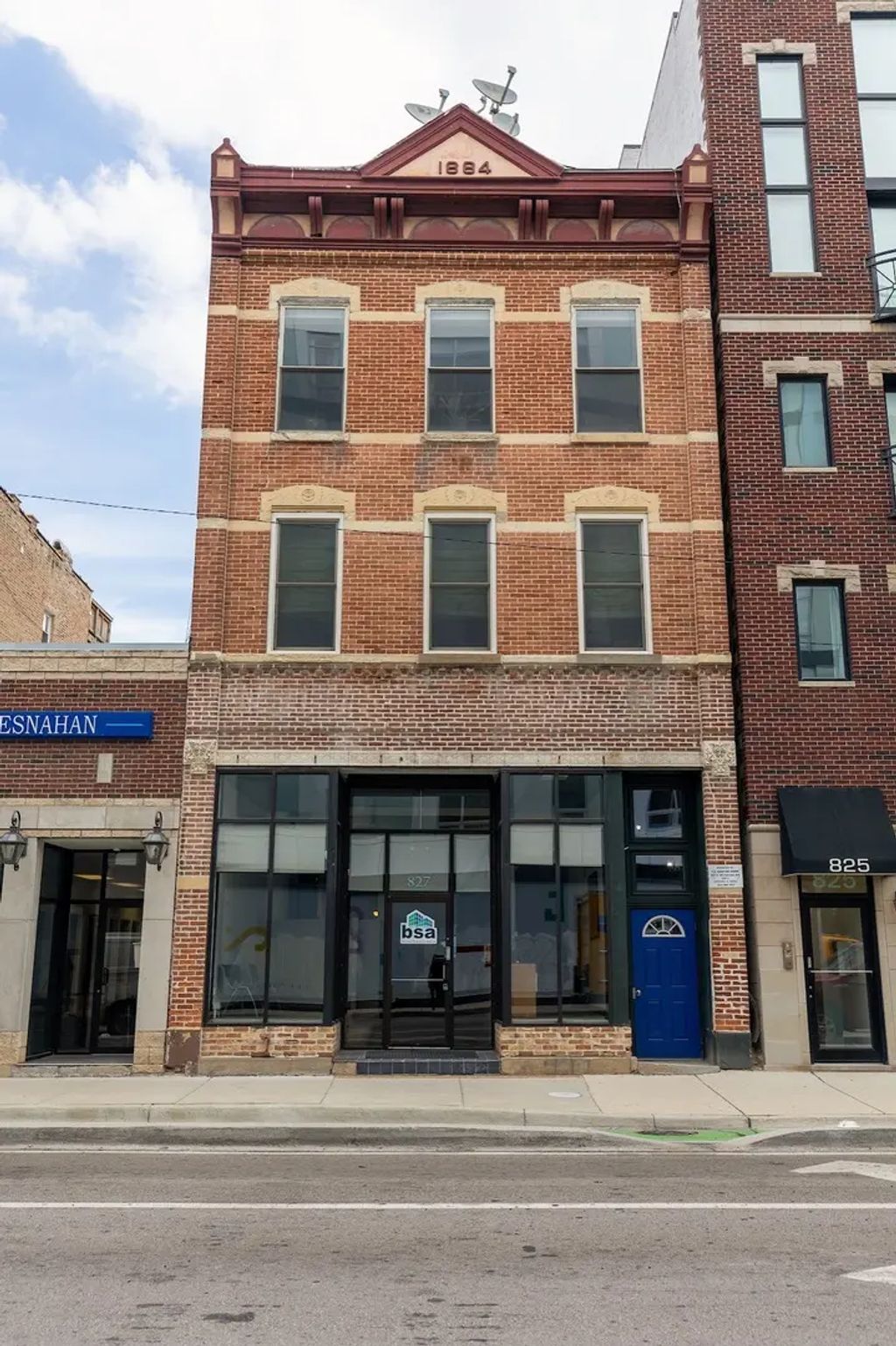 827 N Milwaukee Avenue, Chicago, 60642