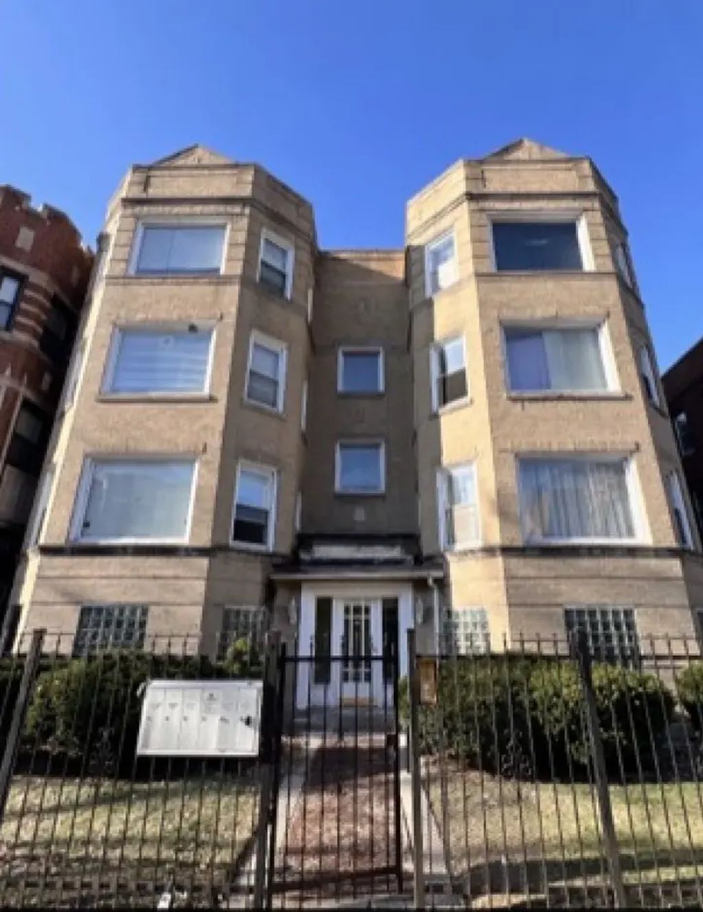 6926 S Paxton Avenue 2s, Chicago, 60649