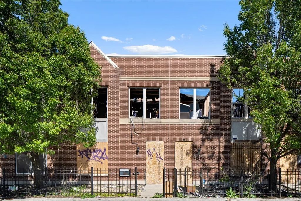 3149 W Lexington Street 3, Chicago