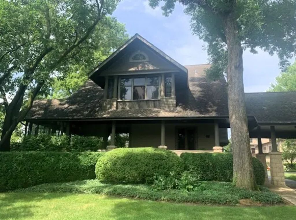 1516 S Batavia Avenue, Geneva
