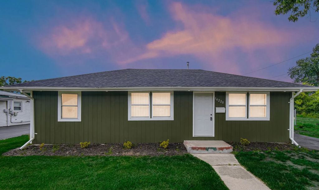 14220 Marshfield Avenue, Dixmoor