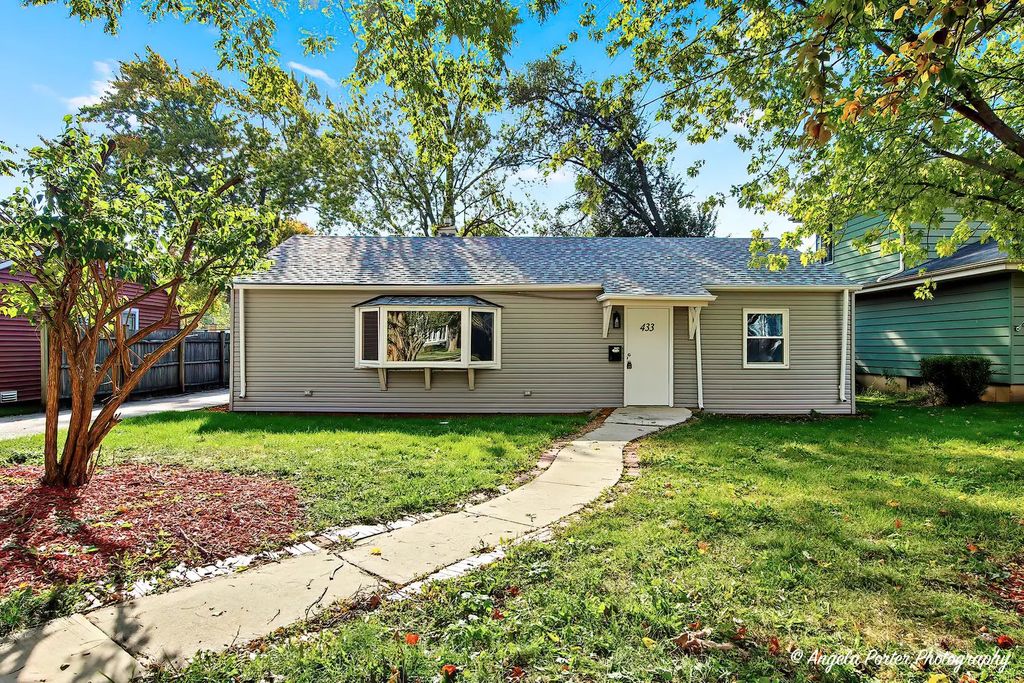 433 E High Street E, Mundelein
