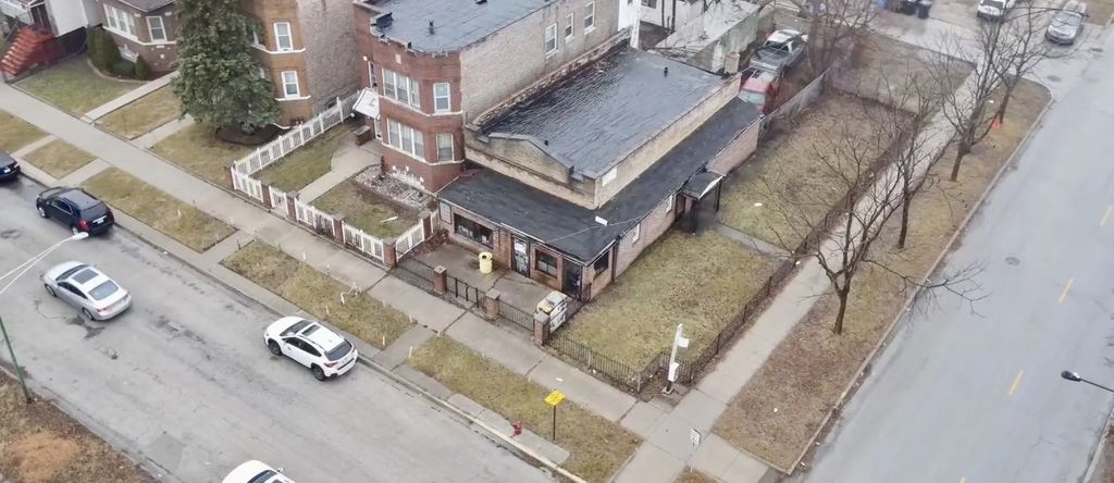 8302 S Carpenter Street, Chicago