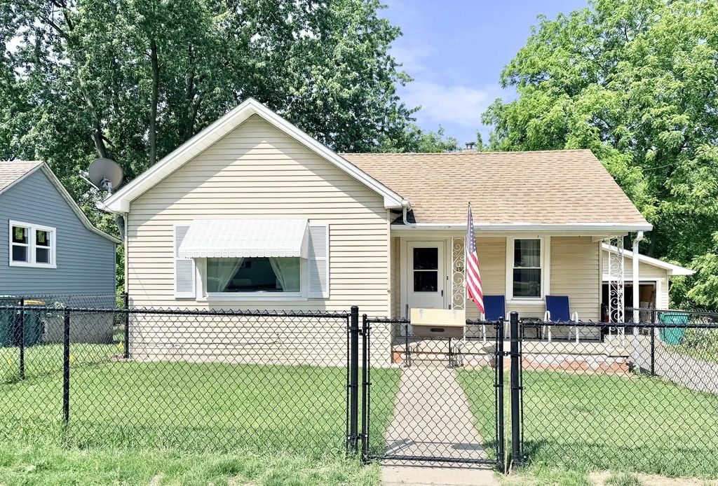 1304 N Everett Street, Streator