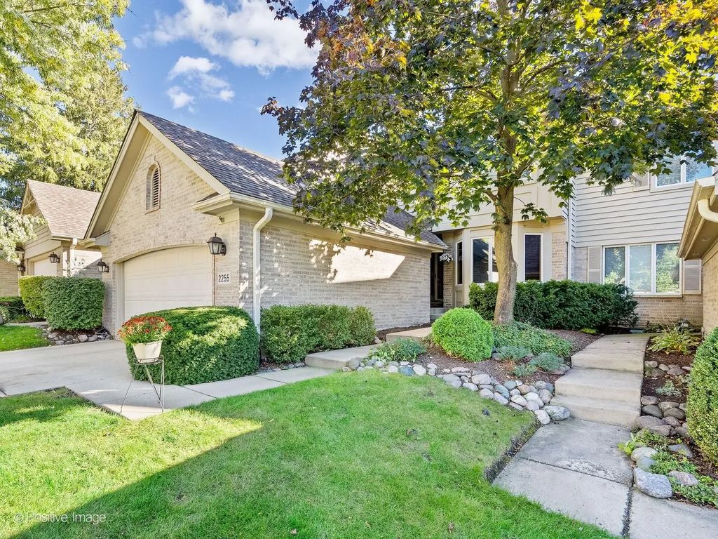 2255 Durand Drive, Downers Grove