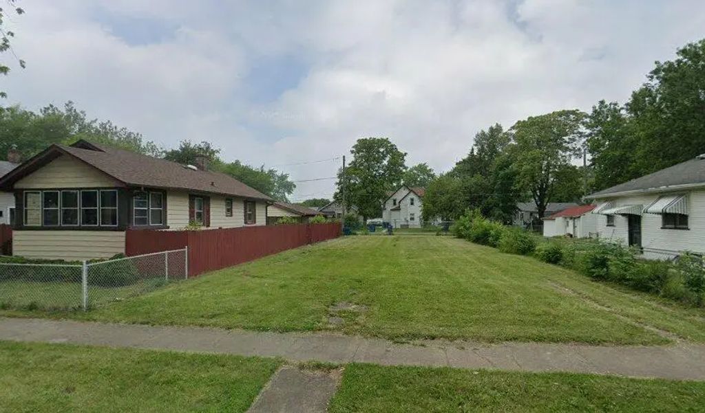 1441 E Oak Street, Kankakee