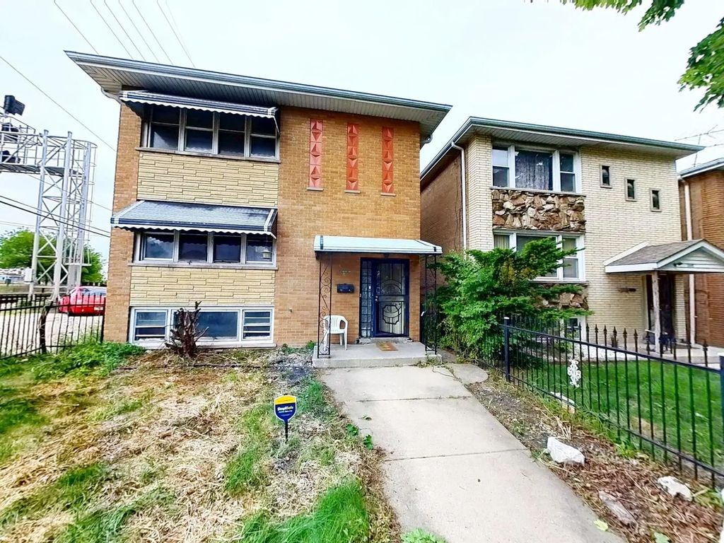 7448 S Maplewood Avenue, Chicago
