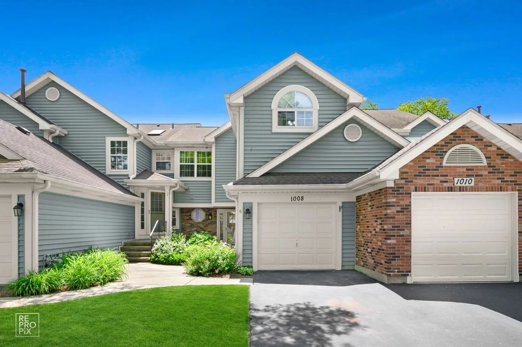 1008 Rockport Drive 1008, Carol Stream