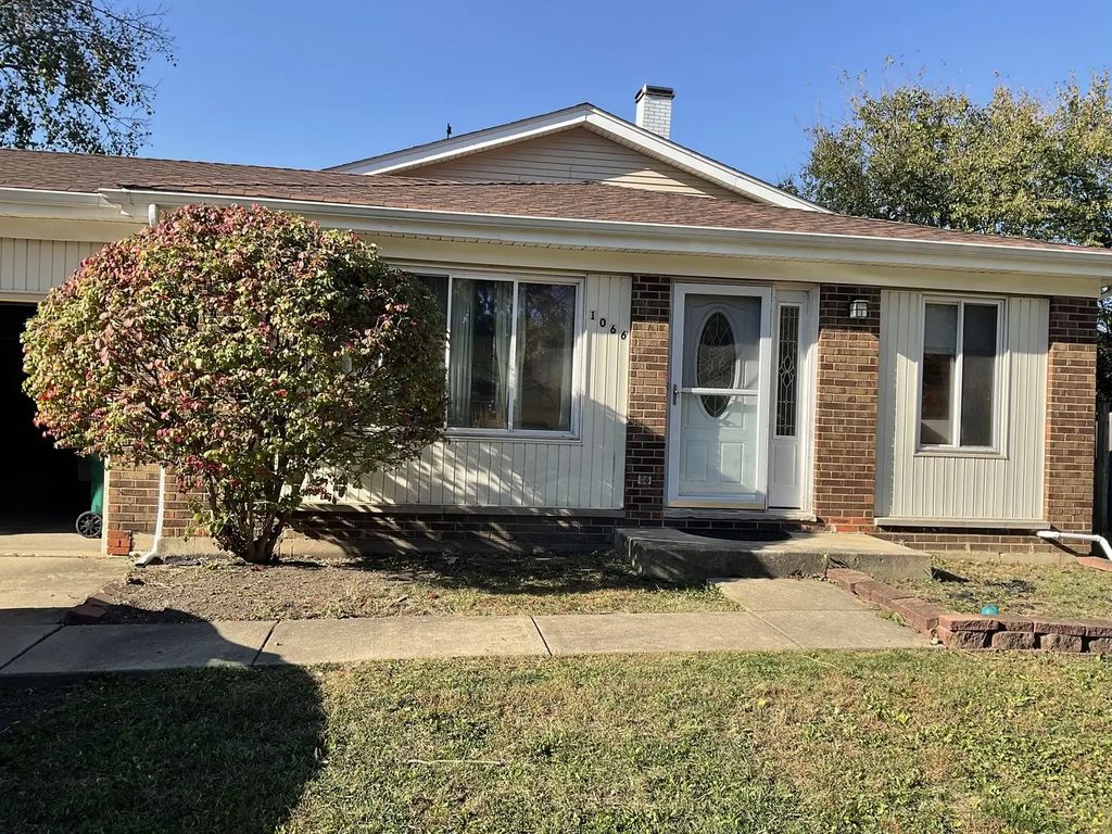 1066 Foxworth Boulevard, Lombard