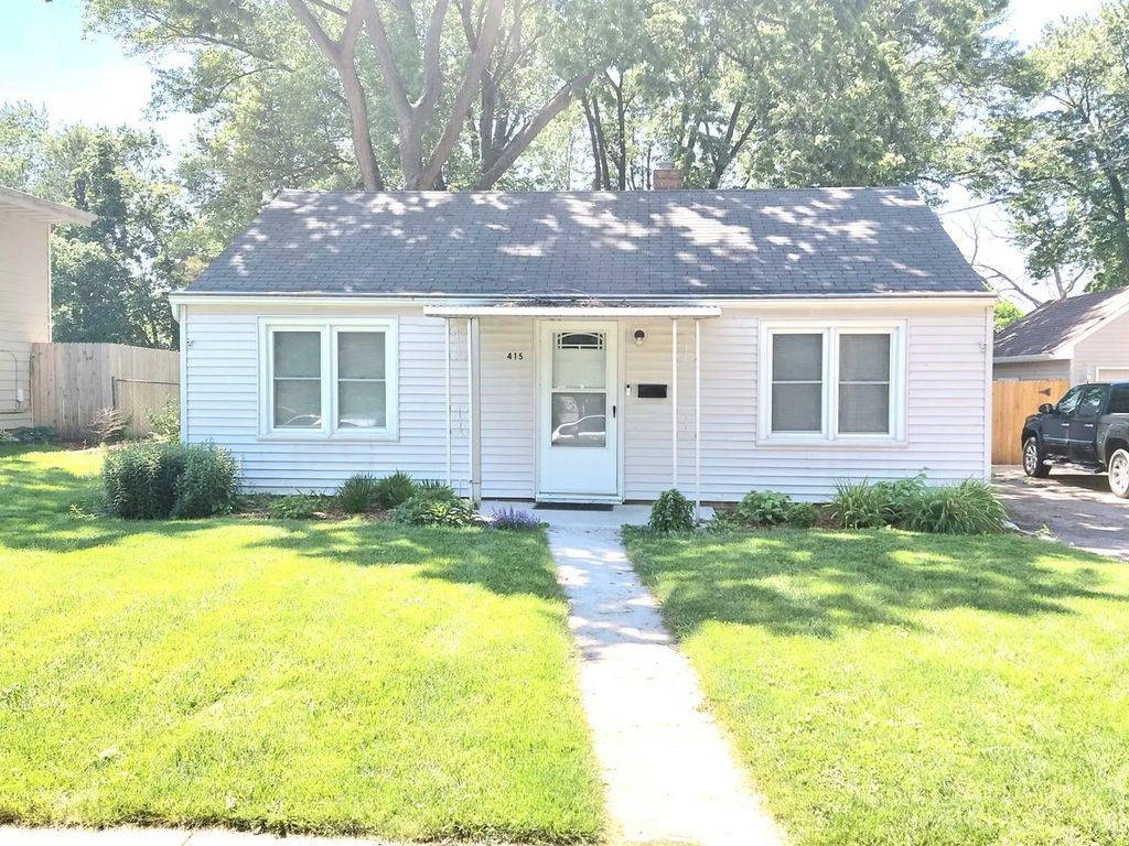 415 S Van Buren Street, Batavia