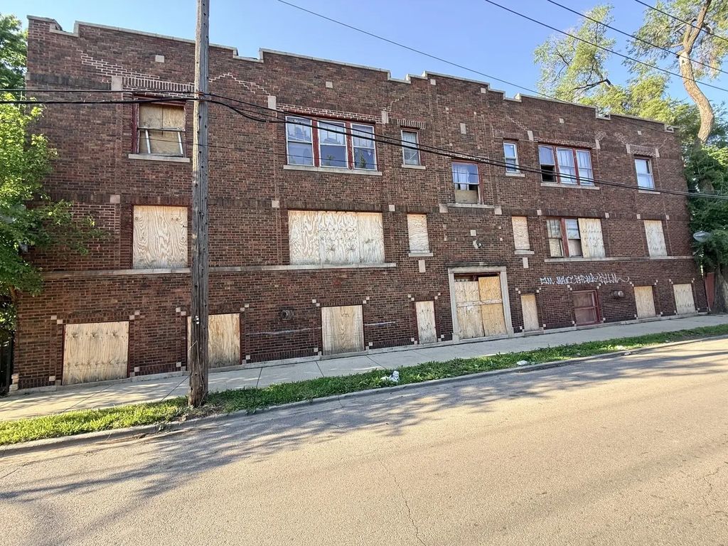 5124 W Kinzie Avenue, Chicago, 60644