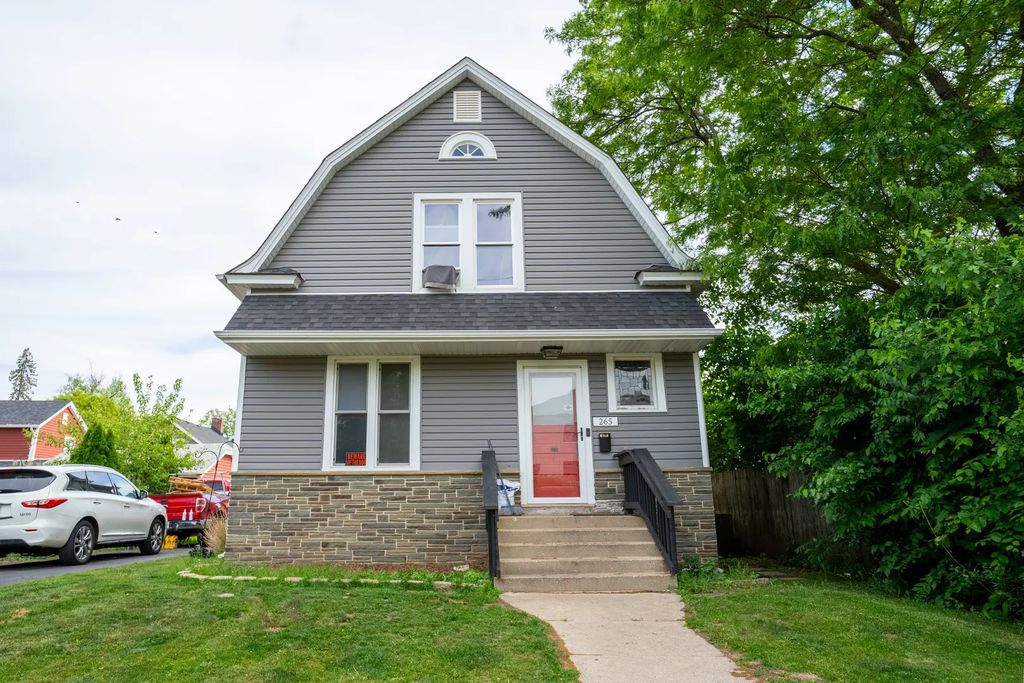 265 Slade Avenue, Elgin