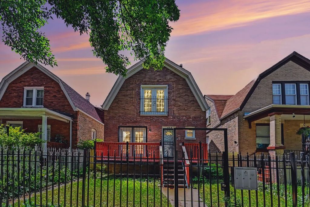 850 N Keystone Avenue, Chicago