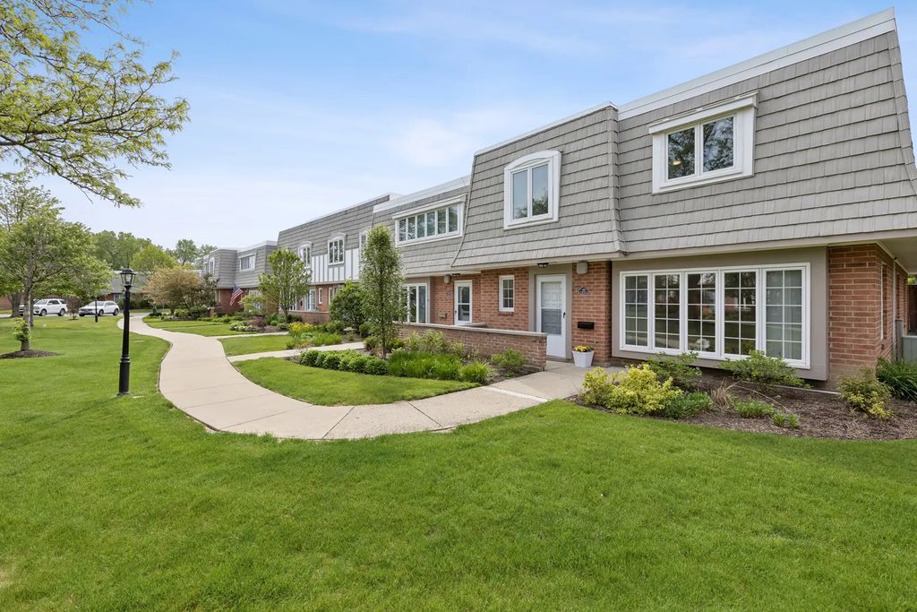 1470 Saint Tropez Court, Highland Park, 60035
