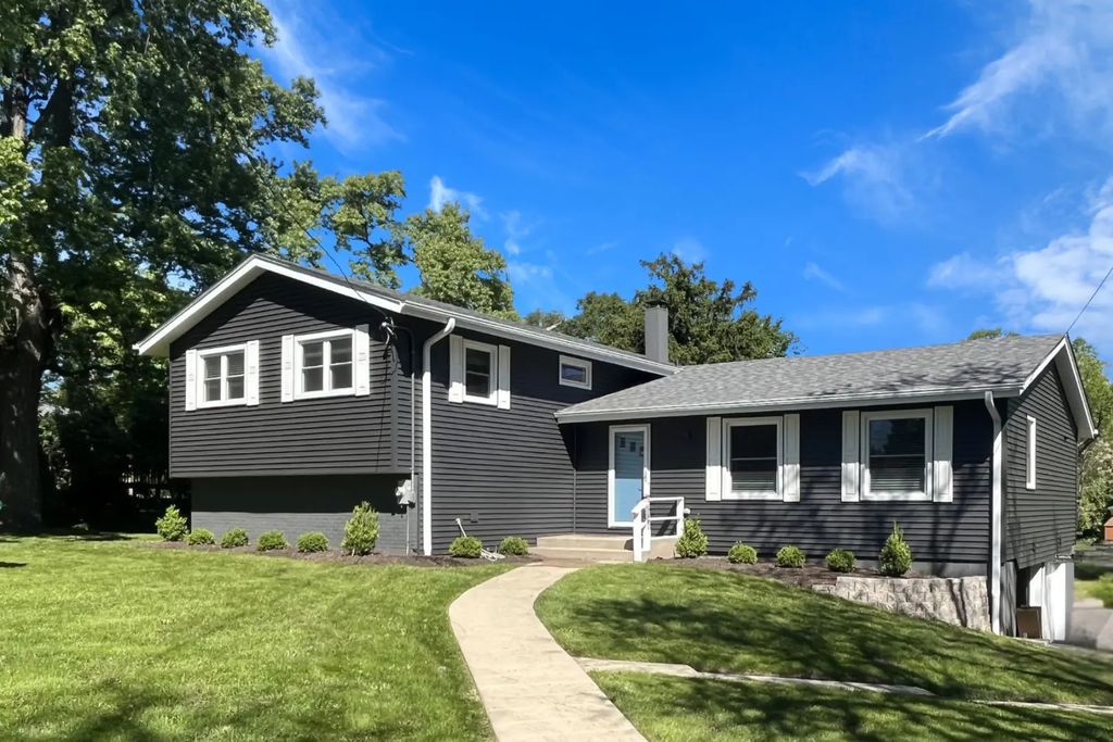 704 Plainfield Road, Downers Grove