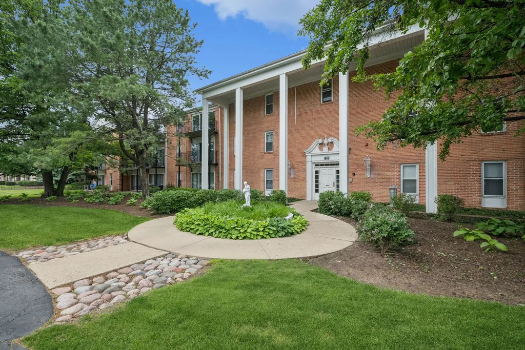 5101 Carriageway Drive 210, Rolling Meadows