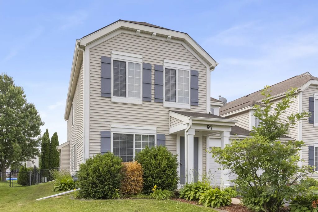 97 W Amberley Drive, Round Lake