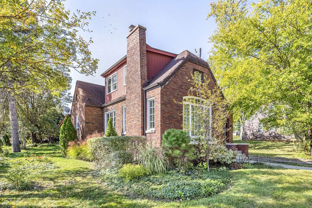 19 W Hattendorf Avenue, Roselle
