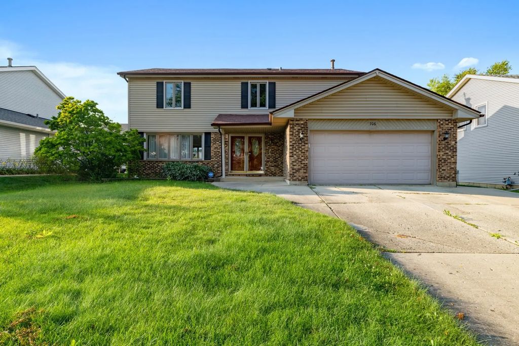 706 N Point Drive, Schaumburg