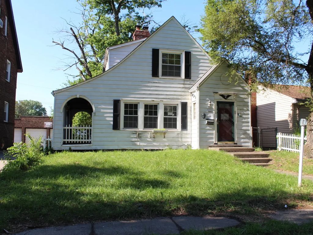 306 Elizabeth Street, Calumet City