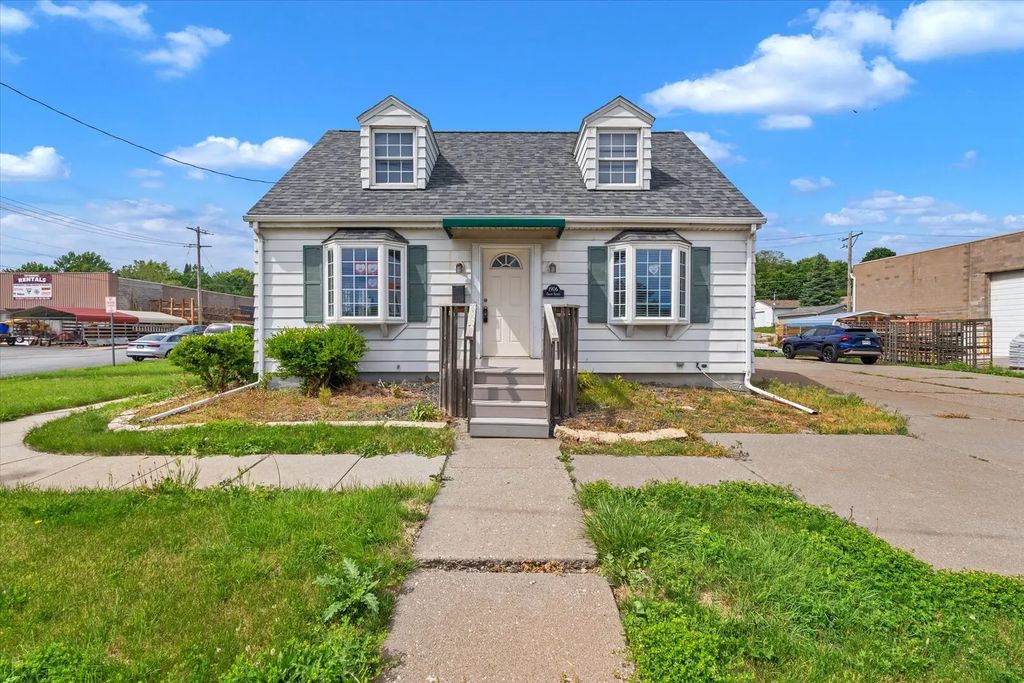 1906 Grant Street, Bettendorf