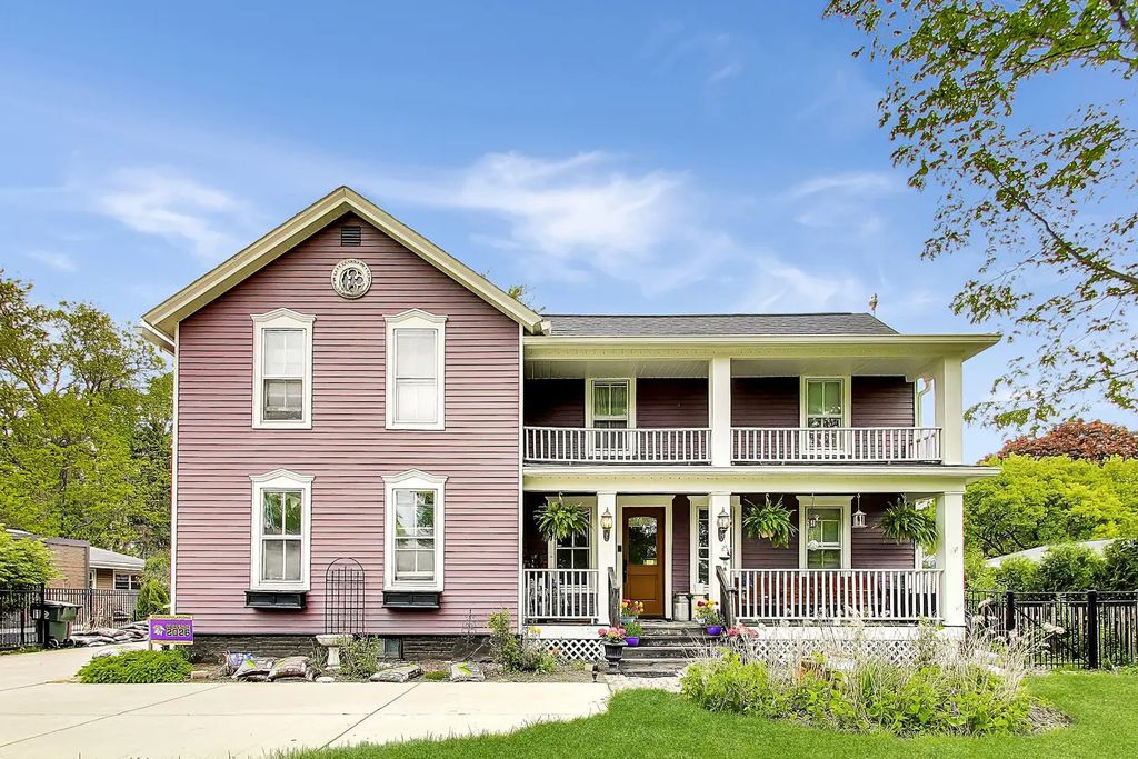 310 W Kirchoff Road, Arlington Heights