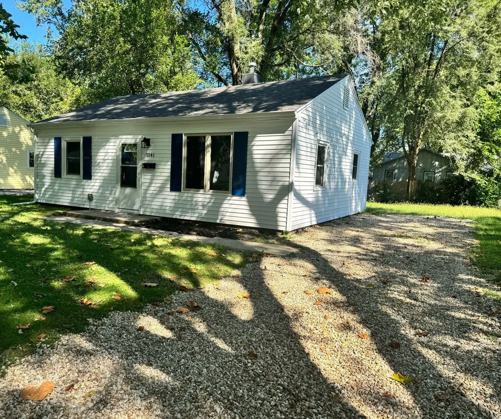 1041 Eastview Drive, Rantoul