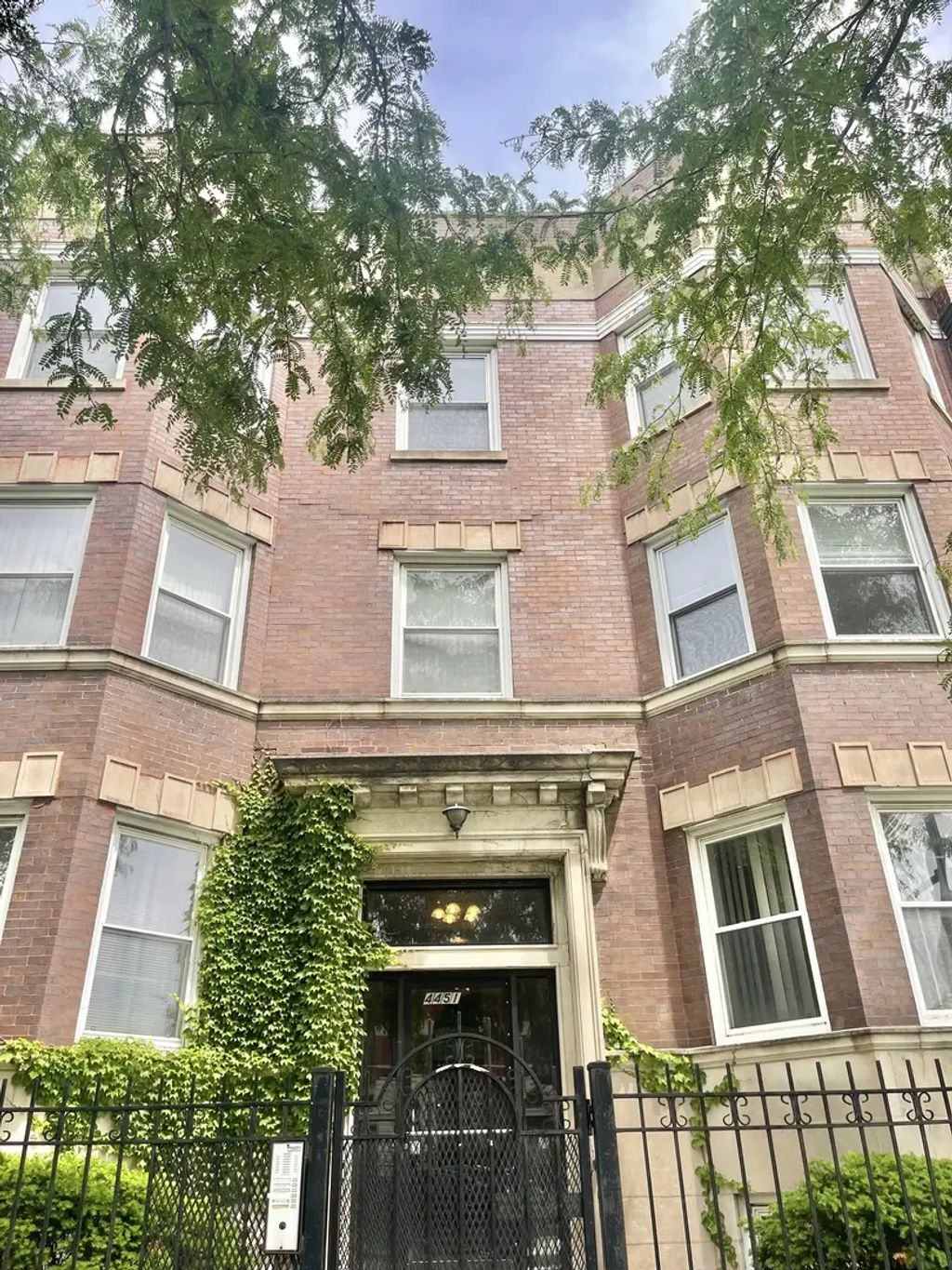 4451 S Indiana Avenue 2s, Chicago, 60653