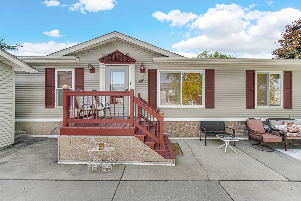125 Cardinal Drive, Beecher